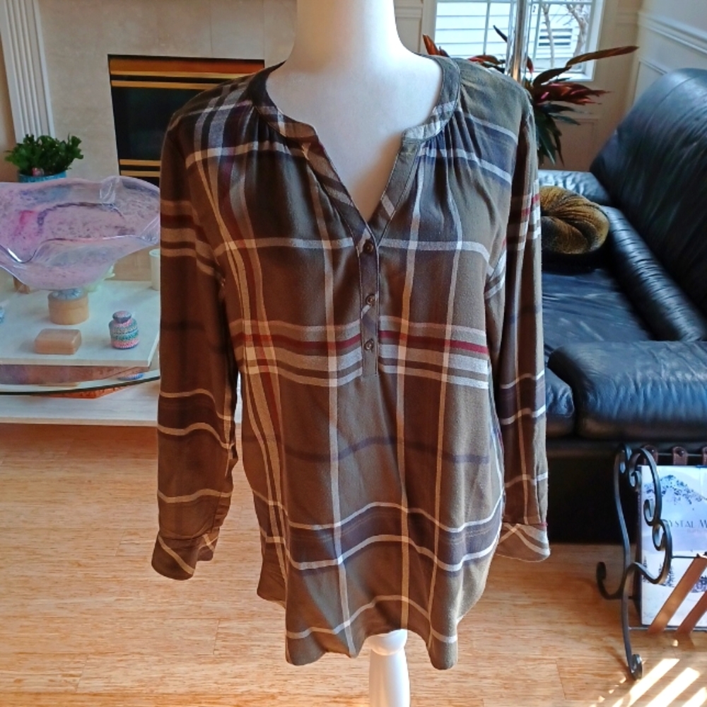 Universal Thread Olive Plaid Blouse size Medium